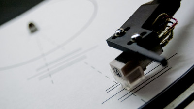Alignement de la cellule d’une platine vinyle