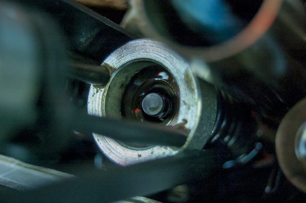 Joint de queue de soupape accessible