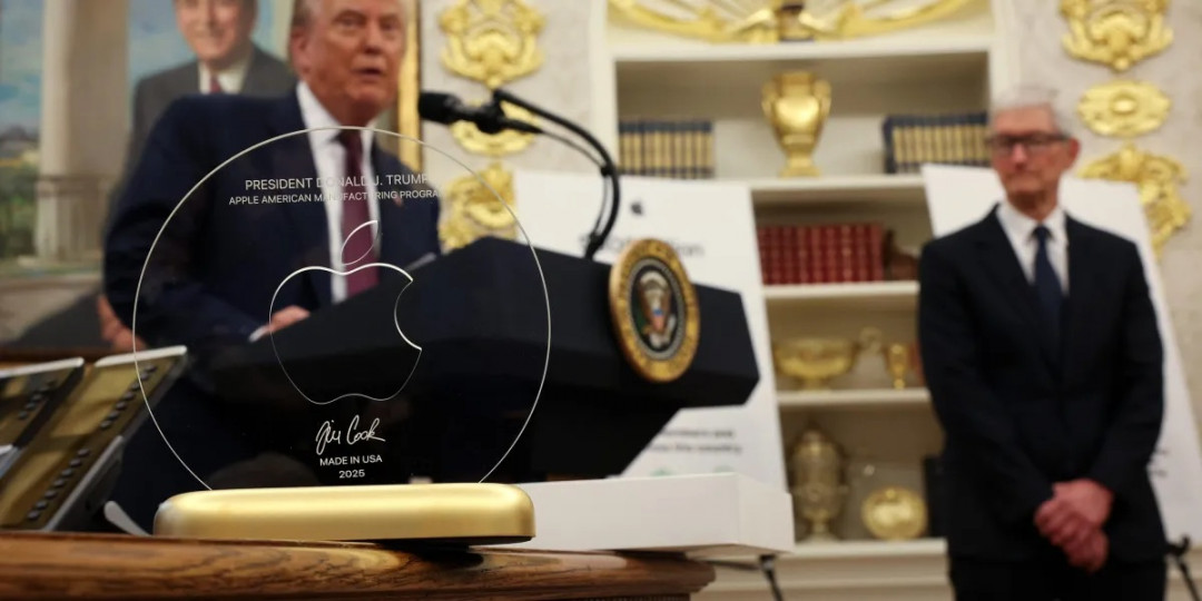 Cadeau de Tim COOK à TRUMP